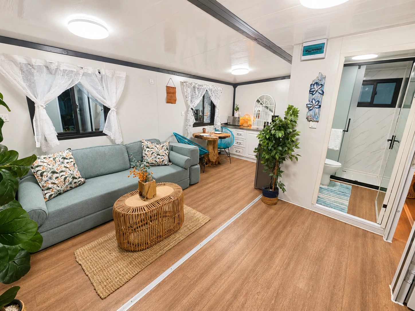 20 ft open-plan living area